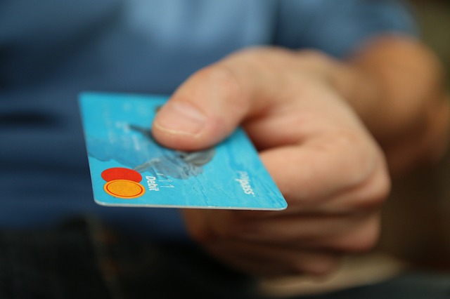 Tips memakai kartu kredit