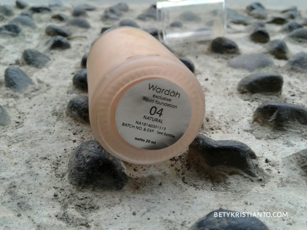 Wardah Exclusive Liquid Foundation Wardah Exclusive Liquid Foundation
