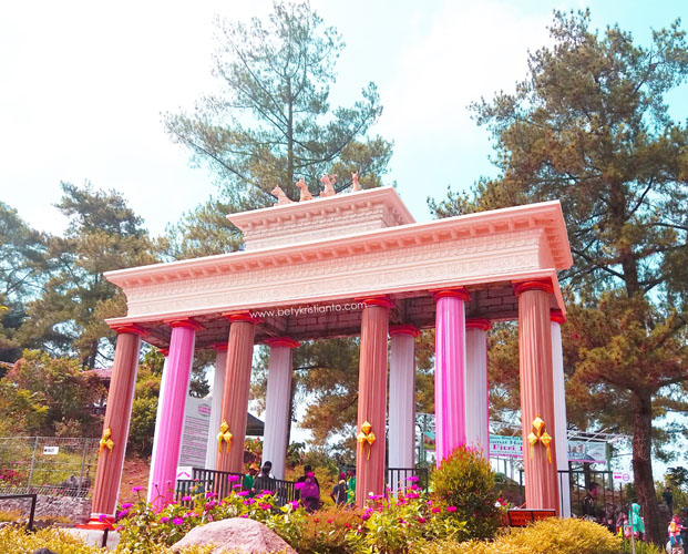The World Landmarks Merapi Park, Wahana Instagramable yang Cocok untuk Para Selfie-Lovers