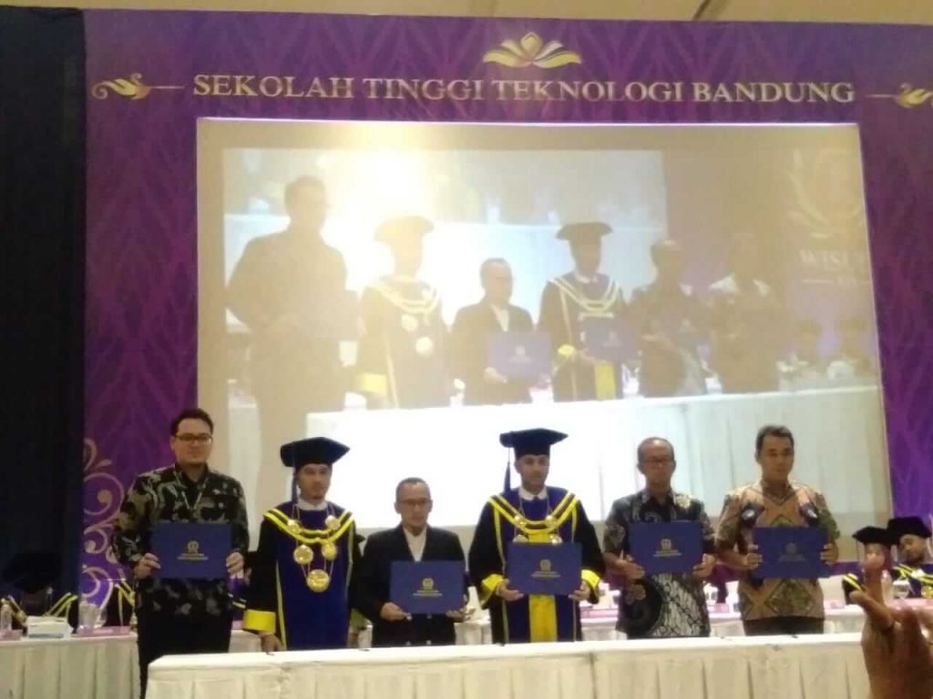 Wisuda Sarjana XIV STT Bandung