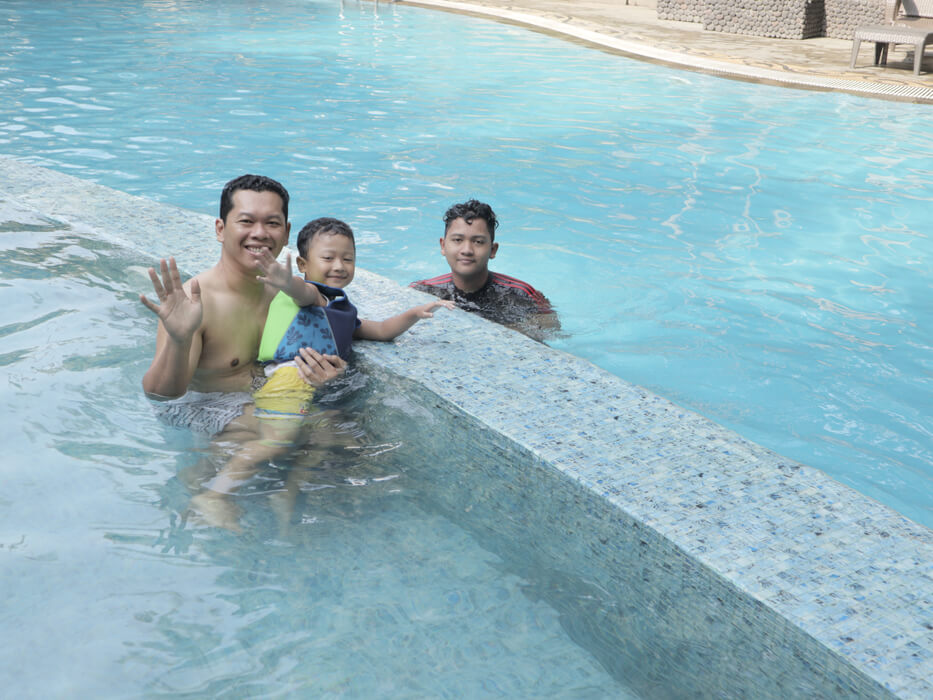 Ijen Suites resort and Convention Malang swimming pool