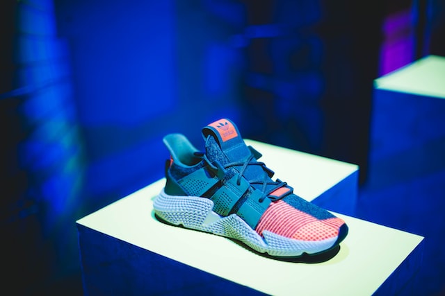 Memiliki Banyak Koleksi Sneaker Mahal? Simak Tips Merawatnya